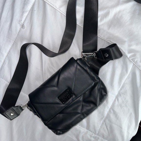 Black cross body - Picture 3 of 3